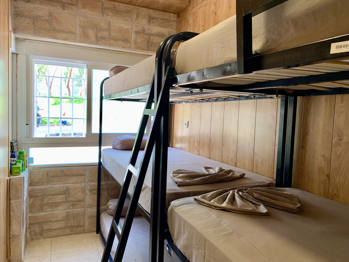 Bedroom 4, La Perla de Lujo - Hostel, Madrid