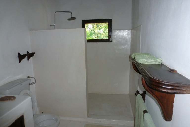 Bathroom 4, luxury villa, Msambweni