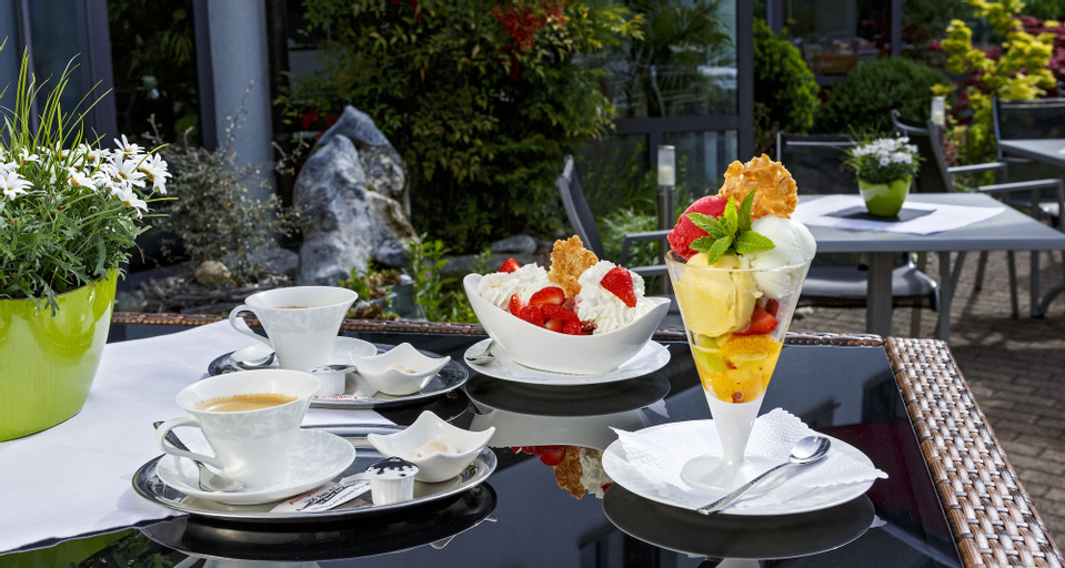 Food & Drinks 12