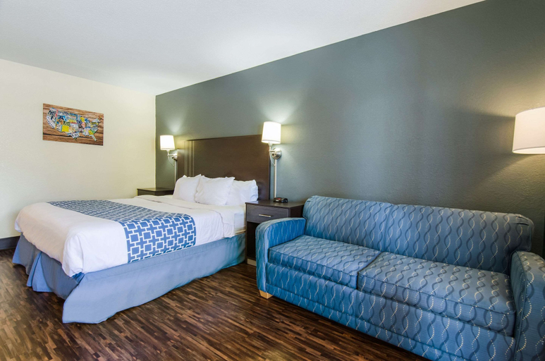 Bedroom 3, Econo Lodge Near Motor Speedway, Bristol