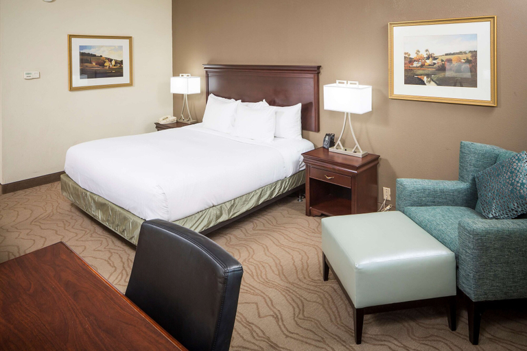 Bedroom 4, DoubleTree by Hilton Boston - Milford, Worcester