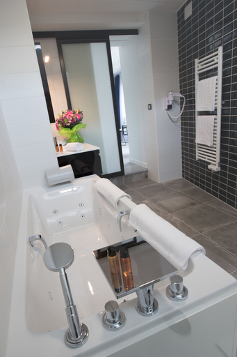 Bathroom 5, Hôtel La Fabrique, Charente-Maritime