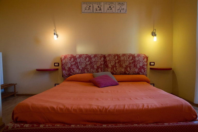 Bedroom 2, Agriturismo & Scuderia Fano's Farm, Novara