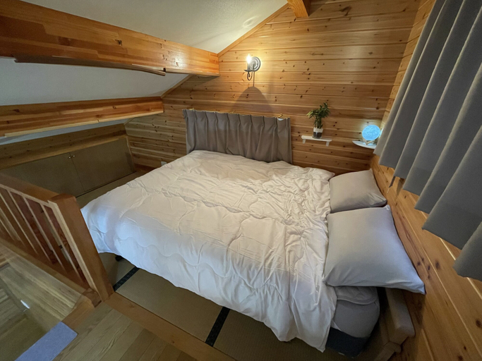Bedroom 2, Lanterna, Katashina