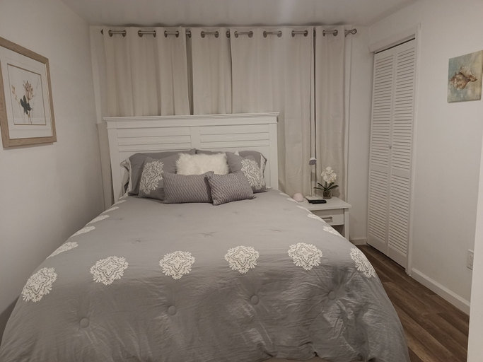 Bedroom 2, Global Bed & Breakfast, Schuylkill