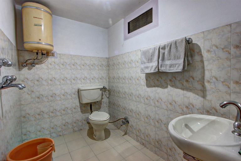 Bathroom 3, Hotel Marble, Kullu