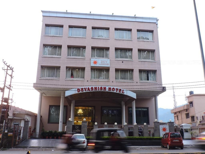 Exterior & Views 2, Devashish Hotel, Nainital