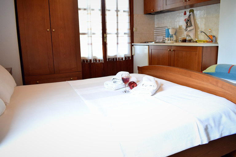 Bedroom 2, Guesthouse FILIREA, Thessaly
