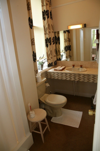 Bathroom 3, Alexandra Court, North Yorkshire