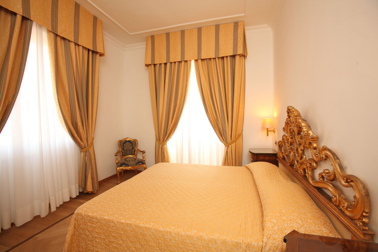 Bedroom 4, Grand Hotel Villa Balbi, Genova