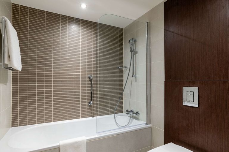 Bathroom 5, Hilton London Gatwick Airport, Surrey