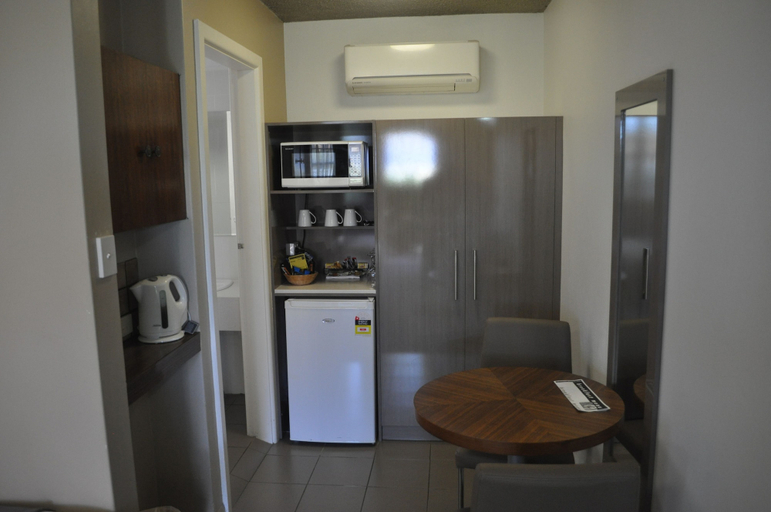 Others 5, In Town Motor Inn, Greater Taree