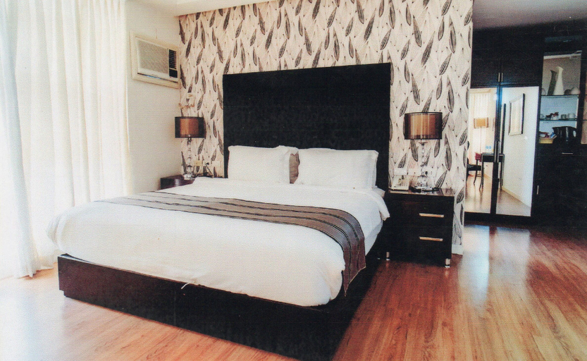 Bedroom 4, Queen Margarette Hotel - Downtown, Lucena City