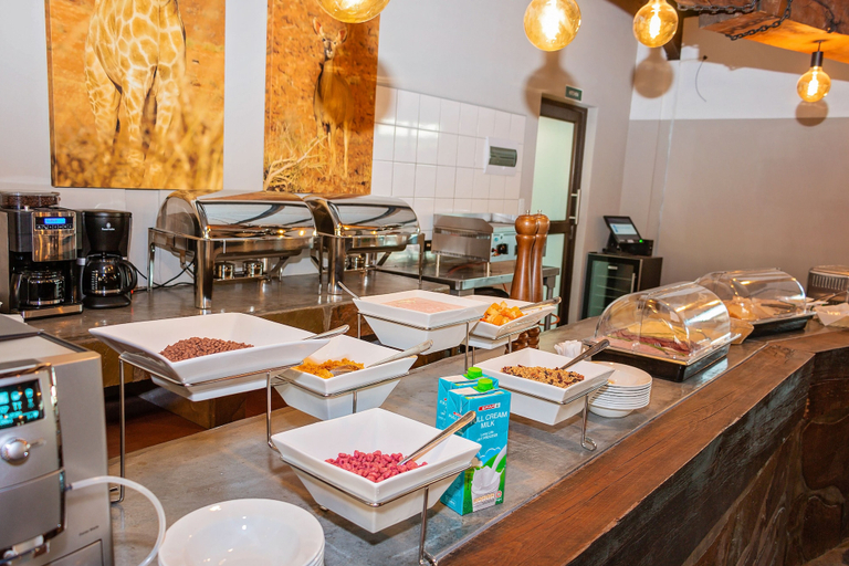 Food & Drinks 4, At Kronenhof Lodge, Gibeon