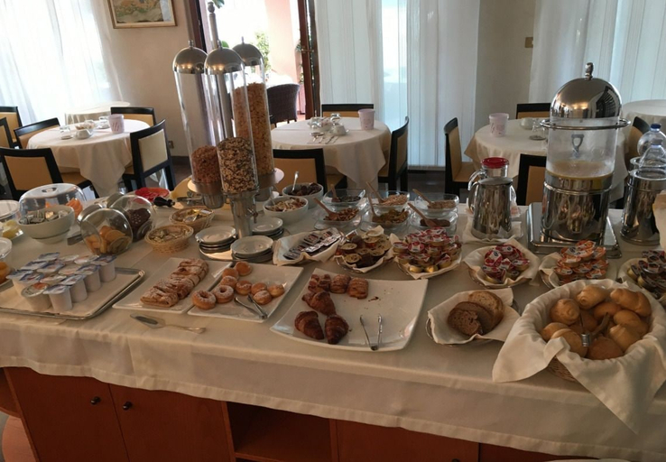 Food & Drinks 5, Hotel Antares, Gorizia