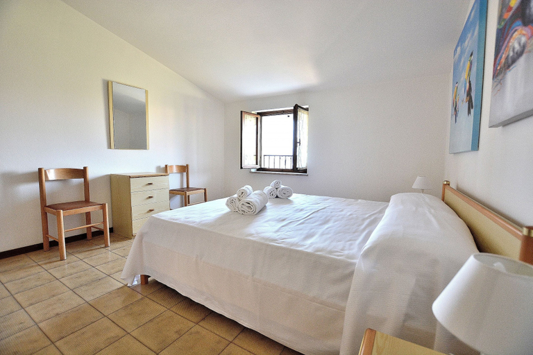 Bedroom 2, Apartment Rosa Cinderella With Pool, Verona