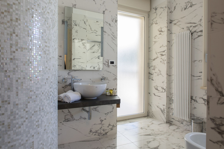 Bathroom 5, Aurum Suites, Pescara