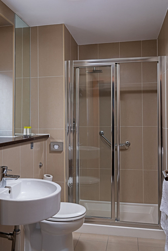 Bathroom 3, The George Limerick Hotel