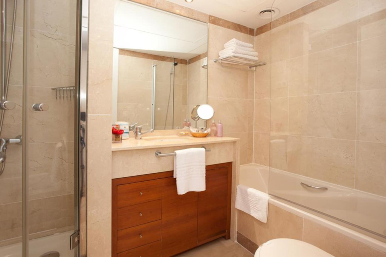 Bathroom 4, Akira Flats Diagonal Mar, Barcelona