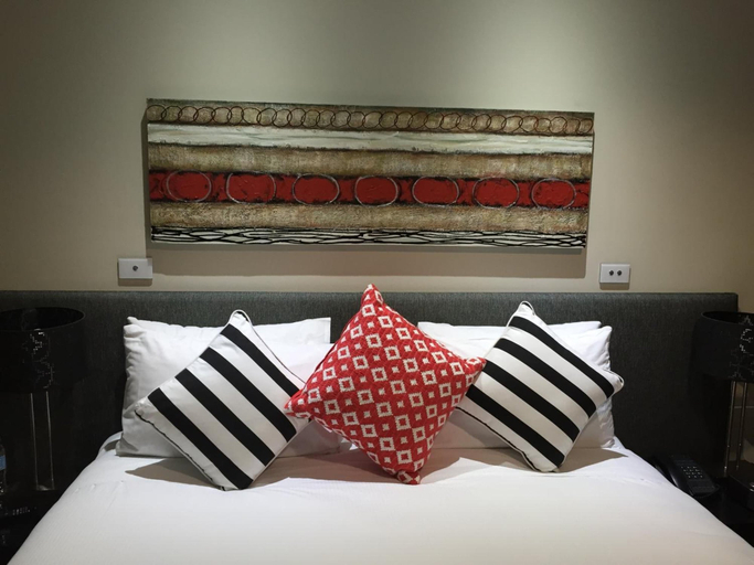 Bedroom 2, Calamvale Suites and Conference Centre, Calamvale