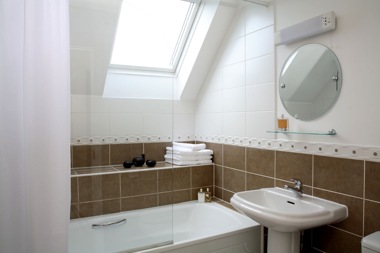 Bathroom 4, Westlands House, Hampshire