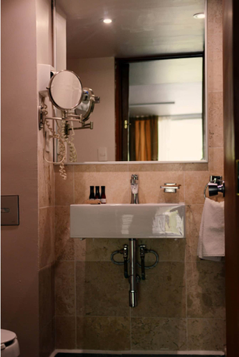 Bathroom 3, Gran Hotel Las Fuentes, Victoria