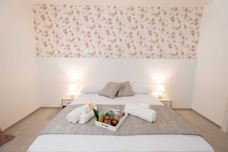 Bedroom 2, Il Tulipano Verde B&B, Bari