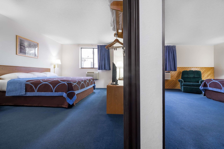 Bedroom 3, Super 8 by Wyndham Park Rapids, Hubbard