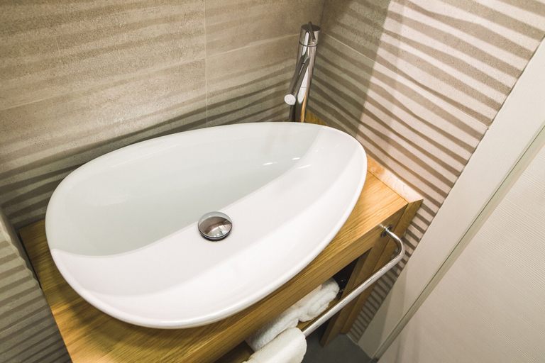 Bathroom 2, Sir George Luxury Suites, Split