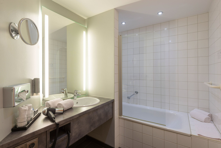 Bathroom 4, Hotel Wolfsburg Centrum, Affiliated by Meliá, Wolfsburg
