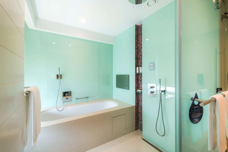 Bathroom 5, Radisson Blu Hotel, Kuwait, Salwa