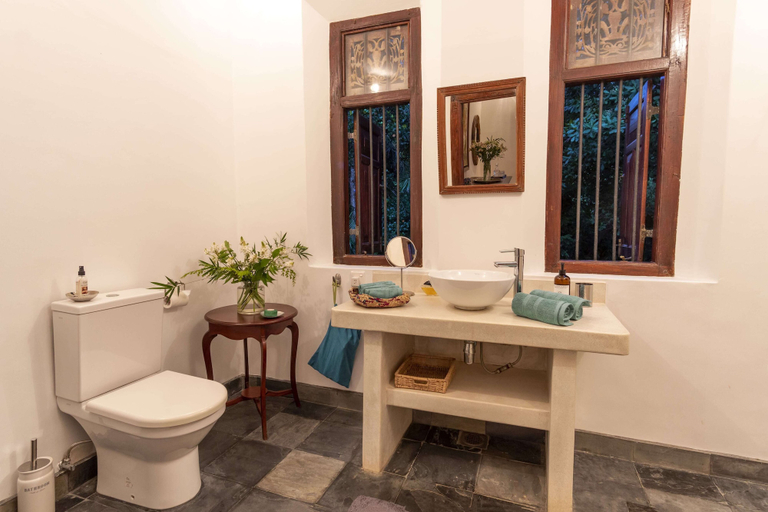 Bathroom 4, Villa Karamoja, Habaraduwa