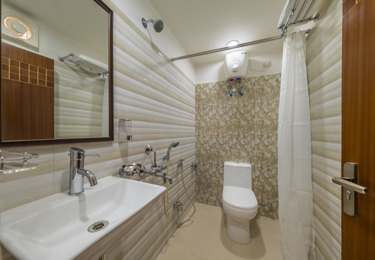 Bathroom 4, Hotel Emirates, Kolkata