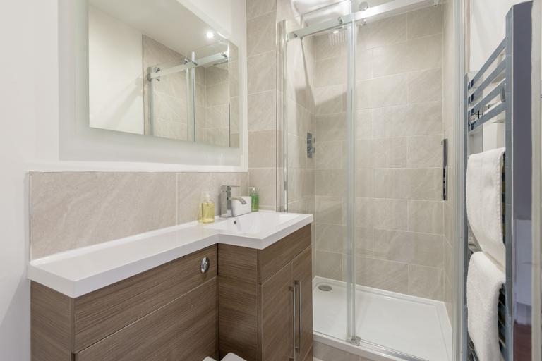Bathroom 4, Silver Lining Apartment near Holyrood, Edinburgh