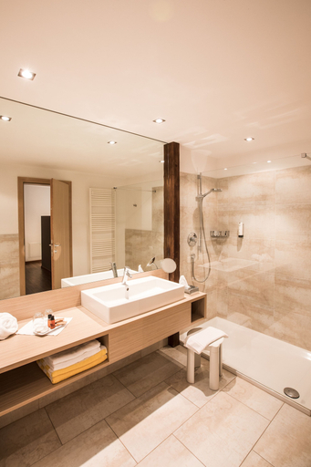 Bathroom 5, Hotel Bad Fallenbach, Bolzano