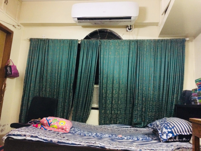 Bedroom 2, Redwan's home, Dhaka