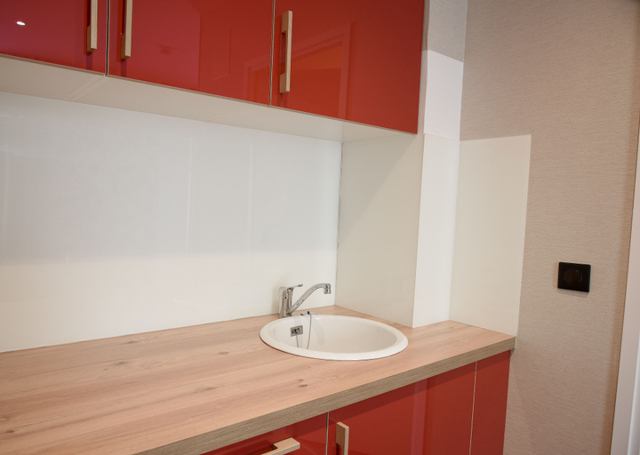 Bathroom 4, Auberge La Renaissance, Val-d'Oise