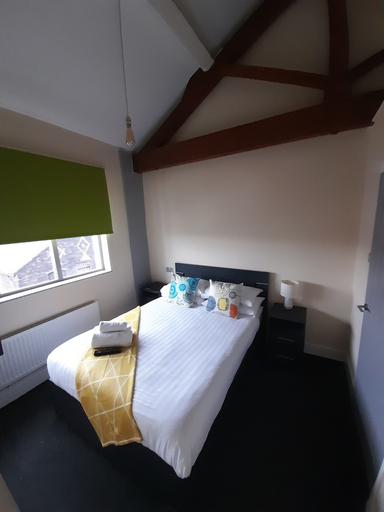 Bedroom 1, Potbank Aparthotel, Stoke-on-Trent