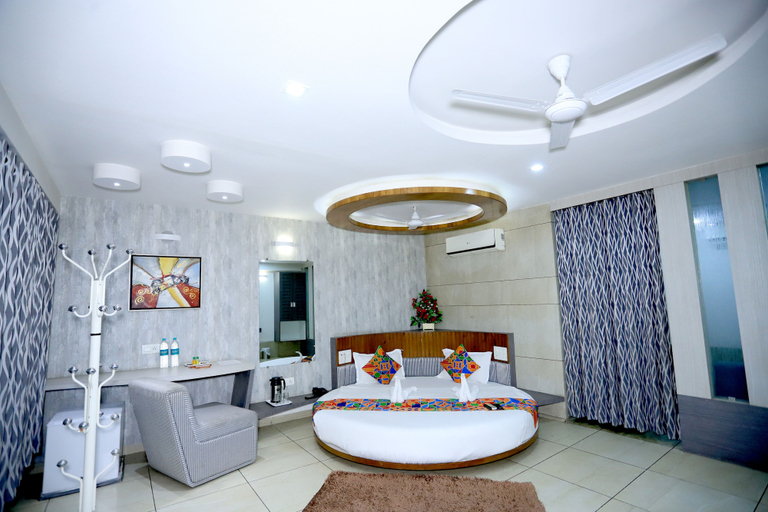 Bathroom 3, Hotel darshan naroda, Ahmadabad