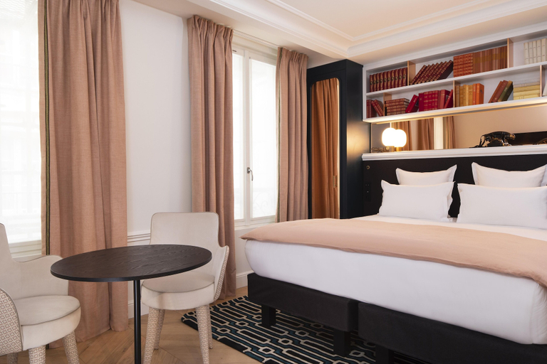 Bedroom 2, Hôtel Louvre Montana, Paris