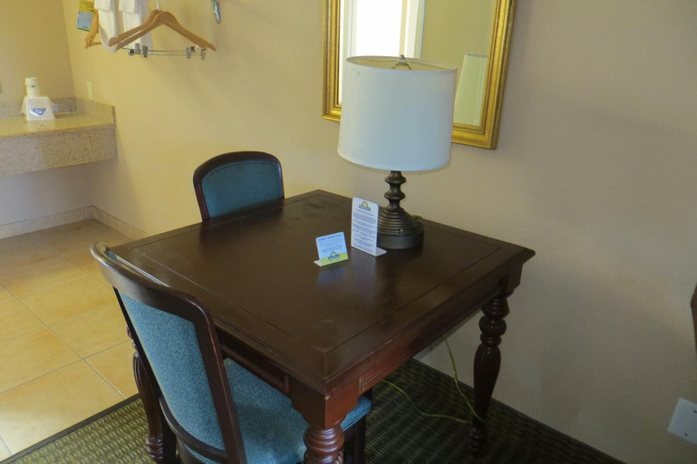 Others 5, American Inn, San Joaquin
