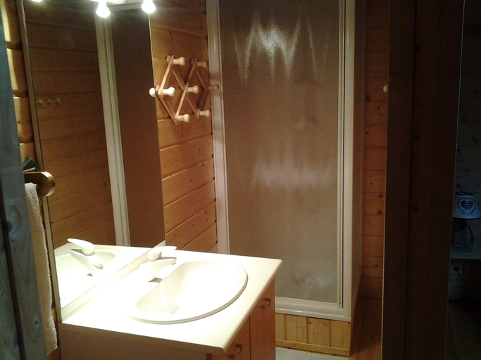 Bathroom, La Grange De L'Errance, Ain