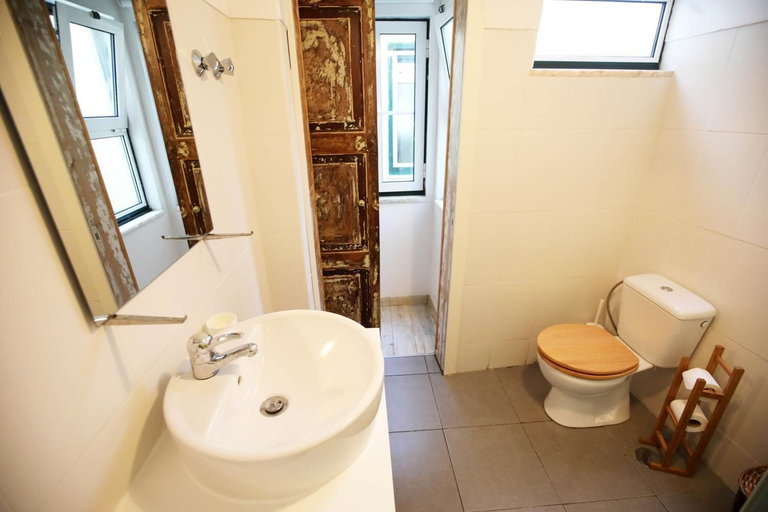 Bathroom 3, Alfama de Paixao, Lisbon