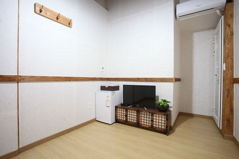 Others 5, Yewondang, Jeonju
