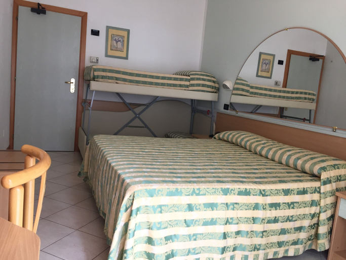 Bedroom 4, Hotel La Conchiglia, Rimini