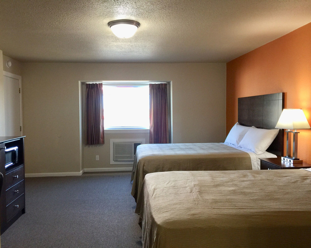 Bedroom 3, Downtown Motel, Woodward