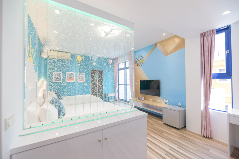 Bathroom 4, Summer Blue Sky, Penghu