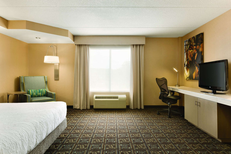 Bedroom 3, Hilton Garden Inn Niagara-on-the-Lake, Niagara
