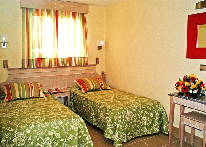 Bedroom 2, Apartamentos Oasis Maspalomas, Las Palmas
