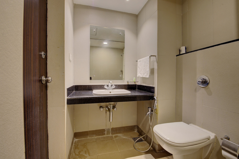 Bathroom 5, Khanvel Resort, Dadra and Nagar Haveli